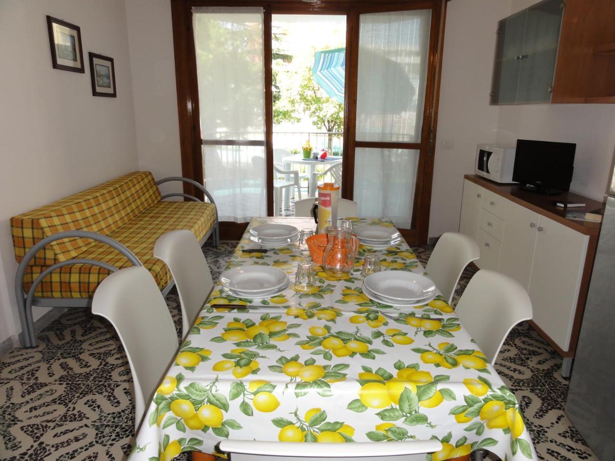 Giuliana - Appartamenti Bibione Ruang foto