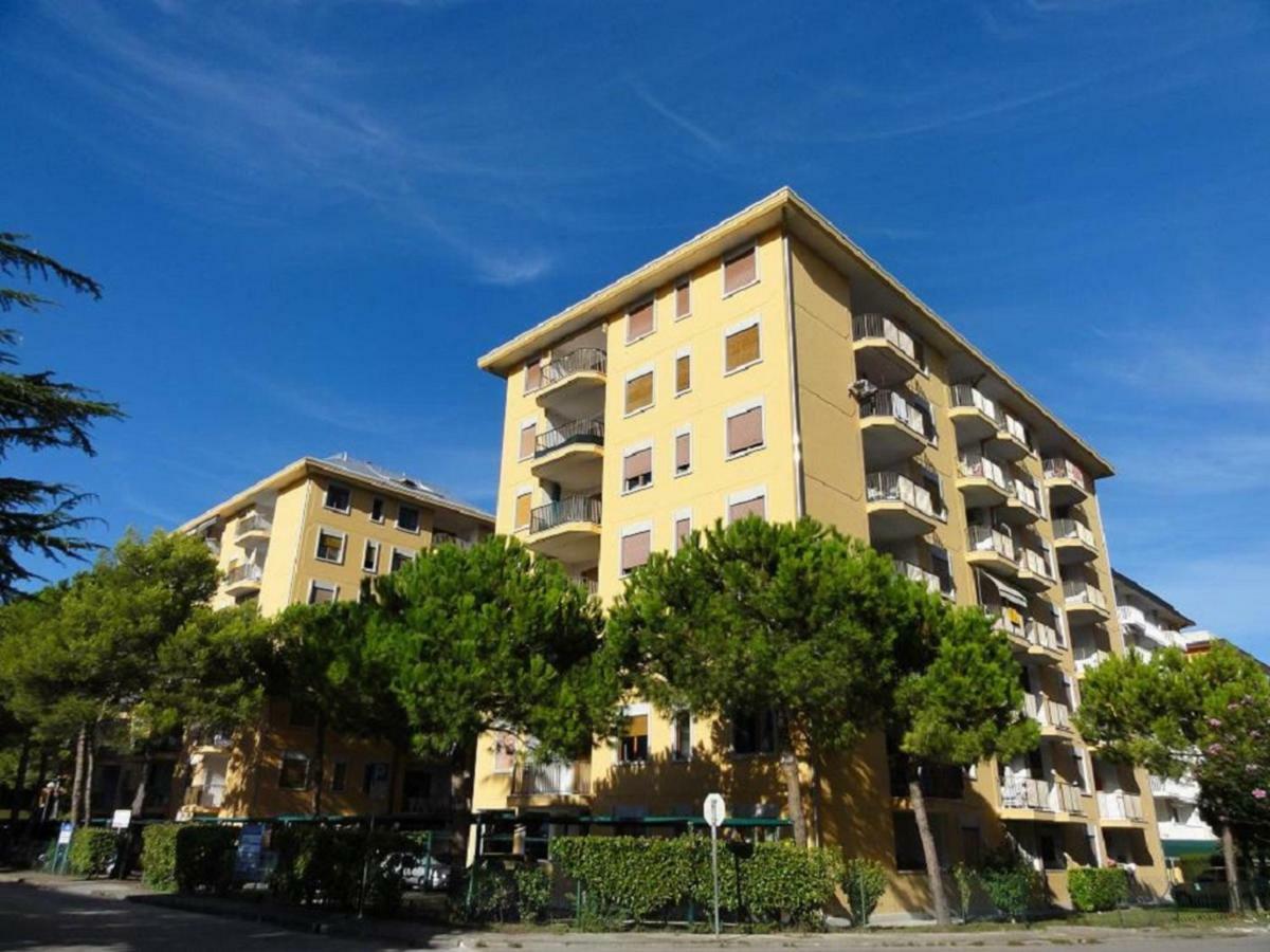 Giuliana - Appartamenti Bibione Bagian luar foto