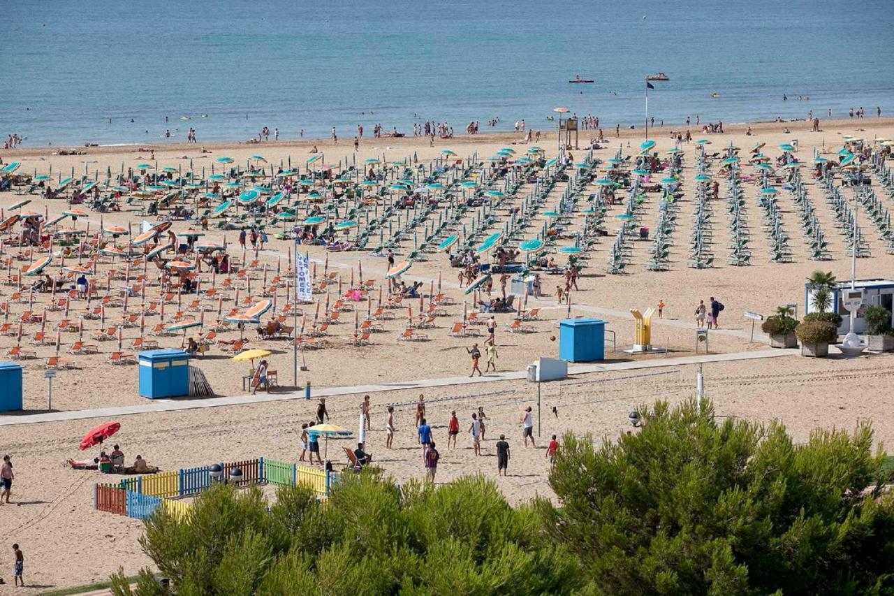 Giuliana - Appartamenti Bibione Bagian luar foto